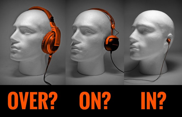 over the ear vs on the ear headphones-in ear headphones 